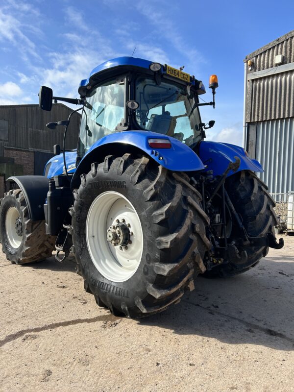2014 New Holland T7.270 Auto-Command Very Tidy Only 4180 From Local Farm