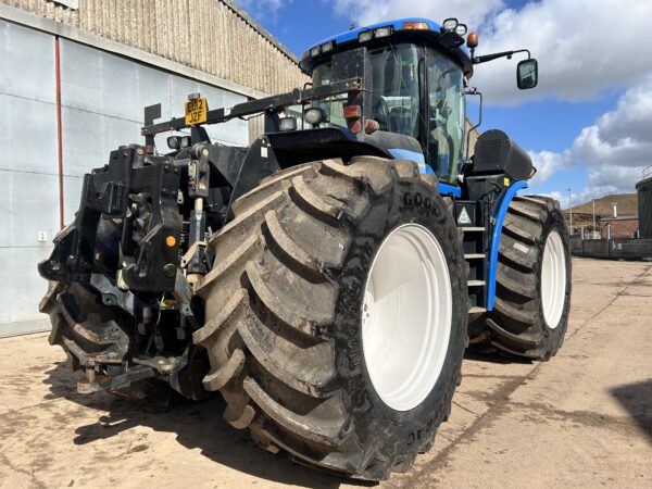 2012 New Holland T9.560 Articulated Tractor On New 1100 Tyres Very Tidy Machine