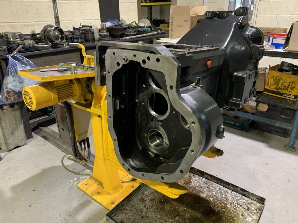 Case Puma/ New Holland Powercommand Full Power-Shift Replacement Re-Con Box/Transmission Service Exchange
